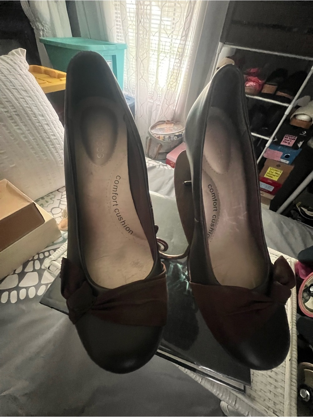 Maurice’s Dark Brown Leather Bow Heel Pumps